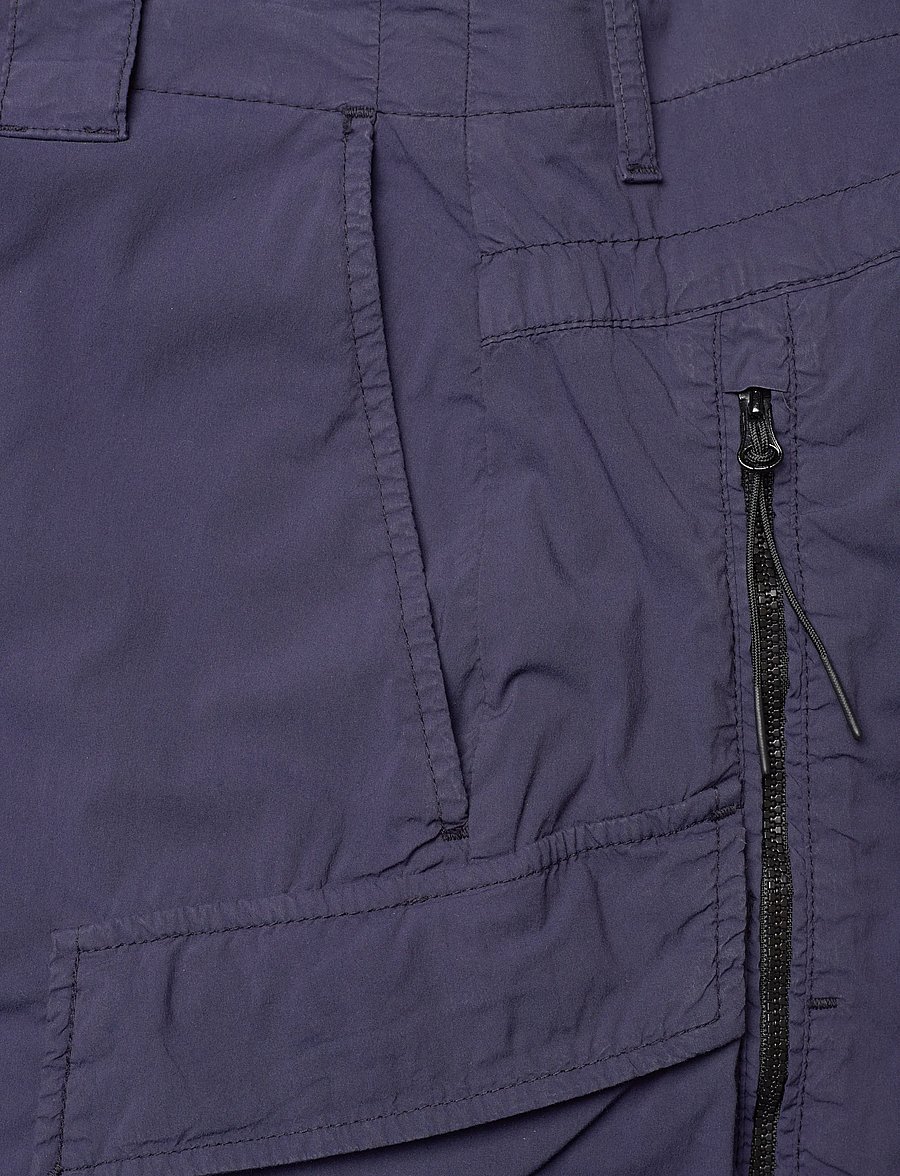 C.P. Company - Metropolis Hyst Cargo Bermuda Shorts - cargo shorts - medieval blue - 2