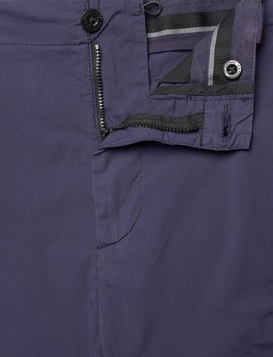 C.P. Company - Metropolis Hyst Cargo Bermuda Shorts - cargo shorts - medieval blue - 3