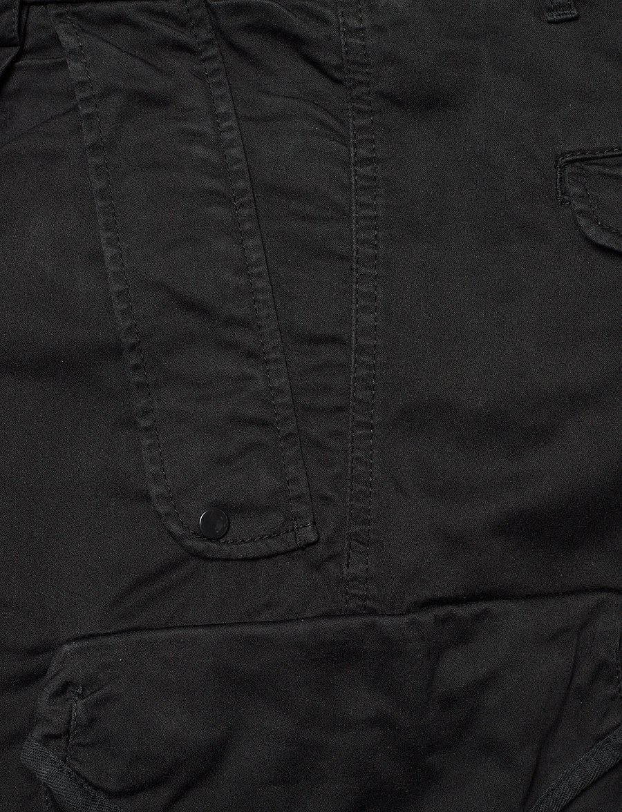 C.P. Company - Logo Patch Cargo Pants - cargo pants - black - 5