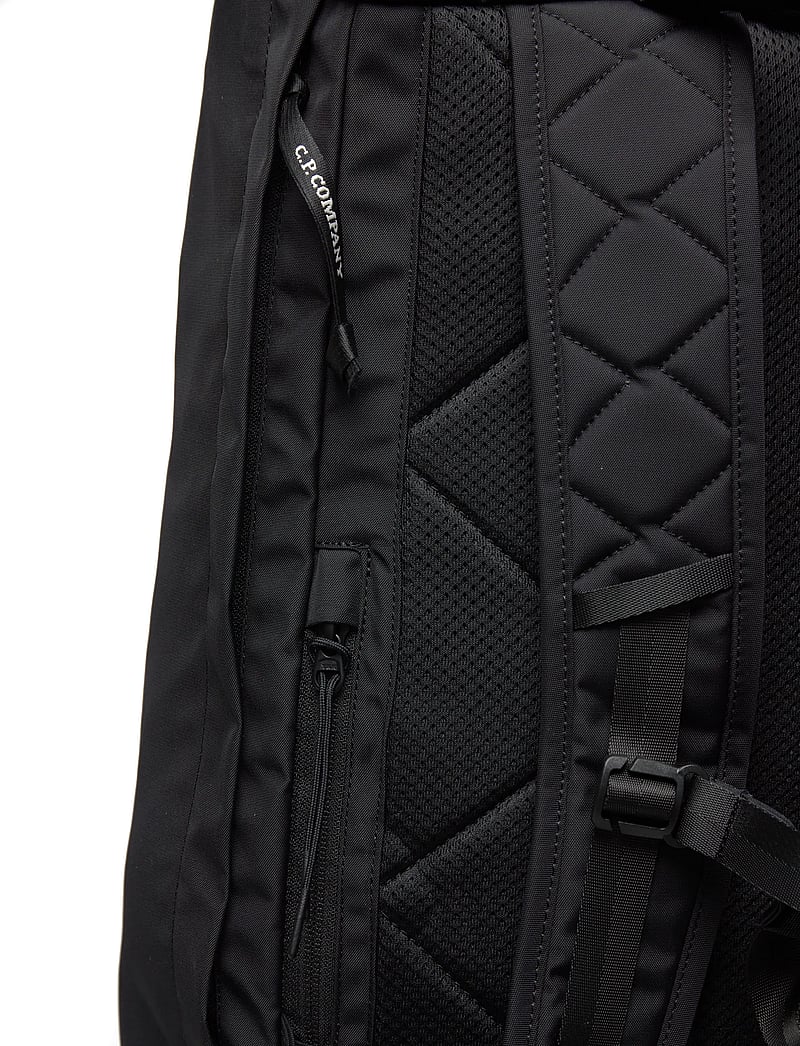 C.P. Company - METROPOLIS SERIES DYNAFIL BACKPACK - rucksäcke mit rollverschluss - black - 4