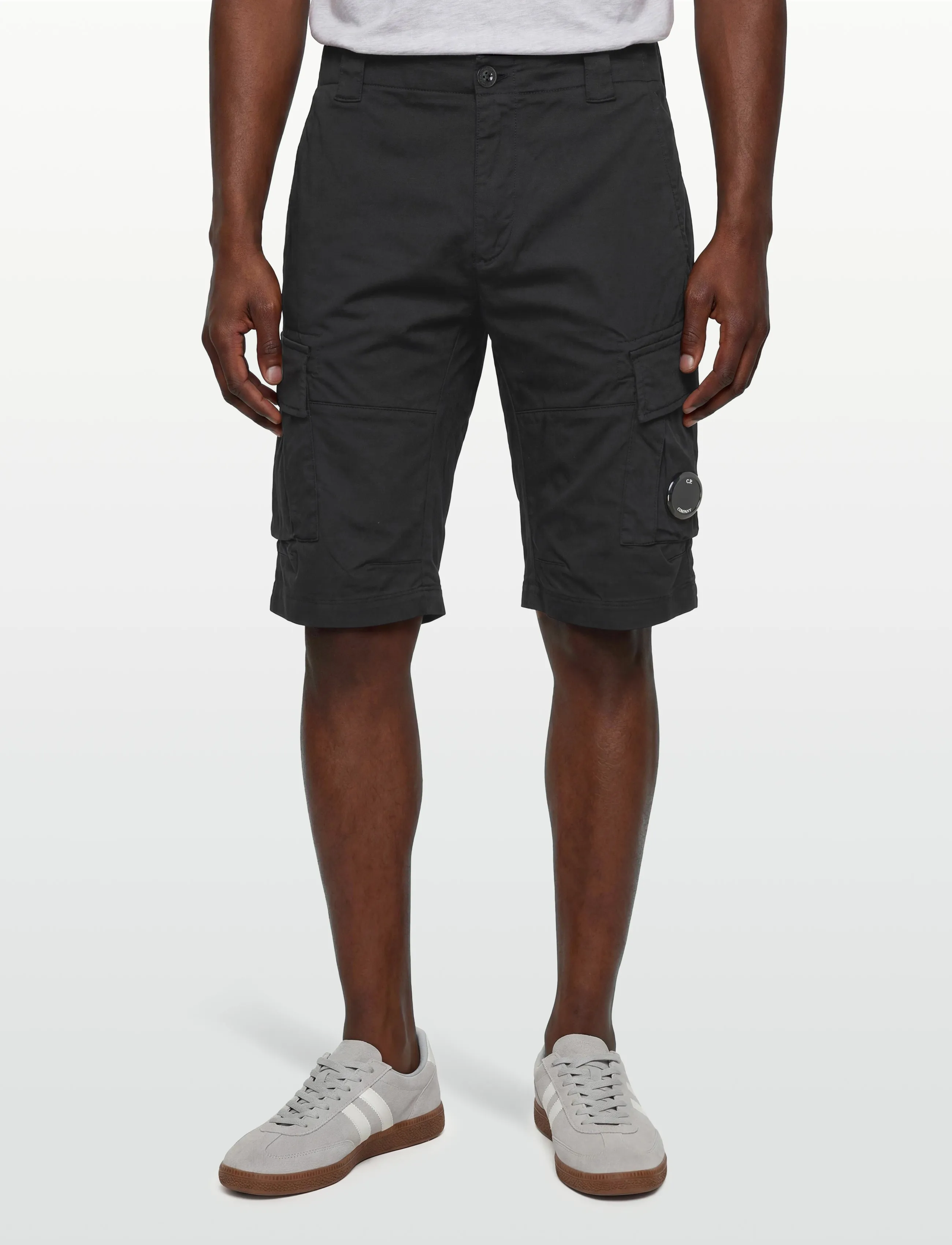 C.P. Company - SATIN STRETCH - BERMUDA - lühikesed kargopüksid - black - 3