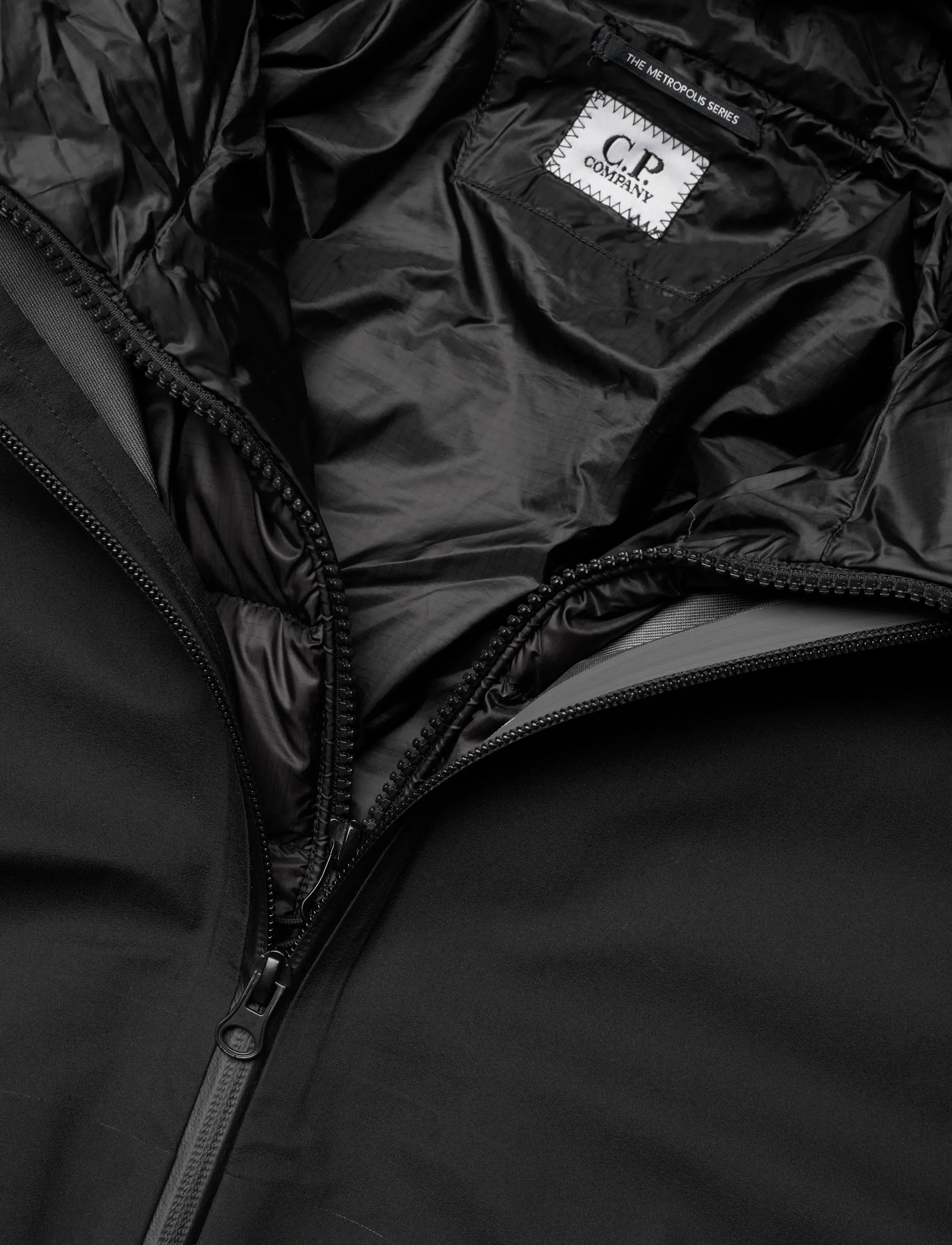 C.P. Company - Metropolis Gore-Tex 3L Infinium Anorak - padded jackets - black - 4