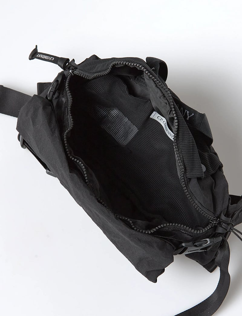 C.P. Company - Plain Paper Touch Logo Waistbag - magväskor - black - 5