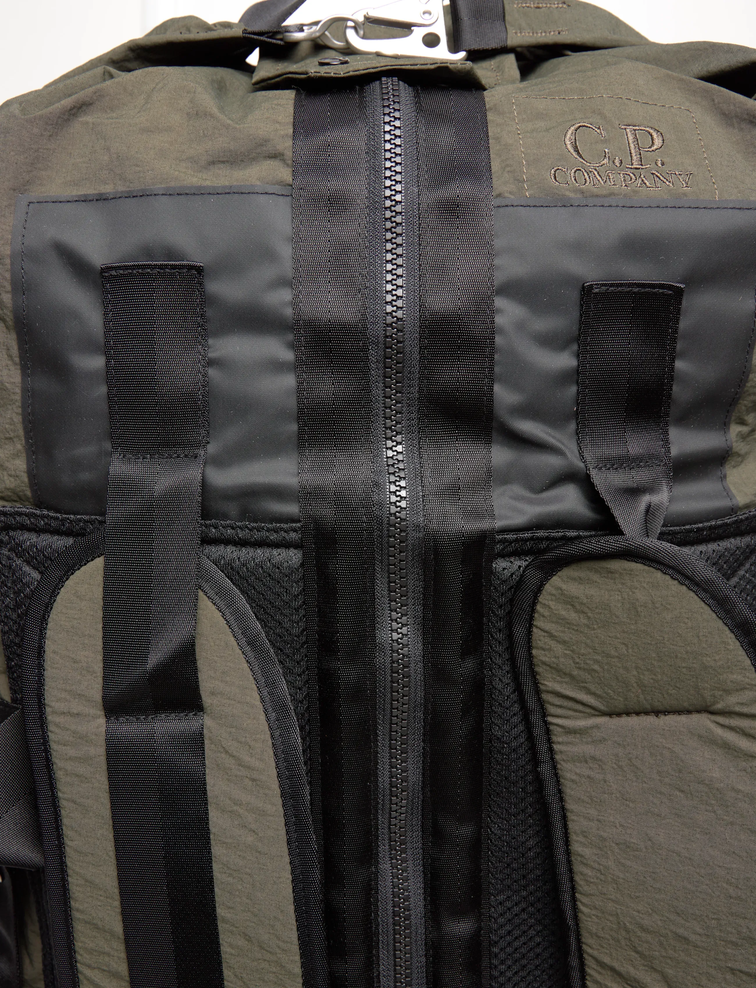 C.P. Company - Plain Paper Touch Duffel Bag - duffel-taschen - ivy green - 5