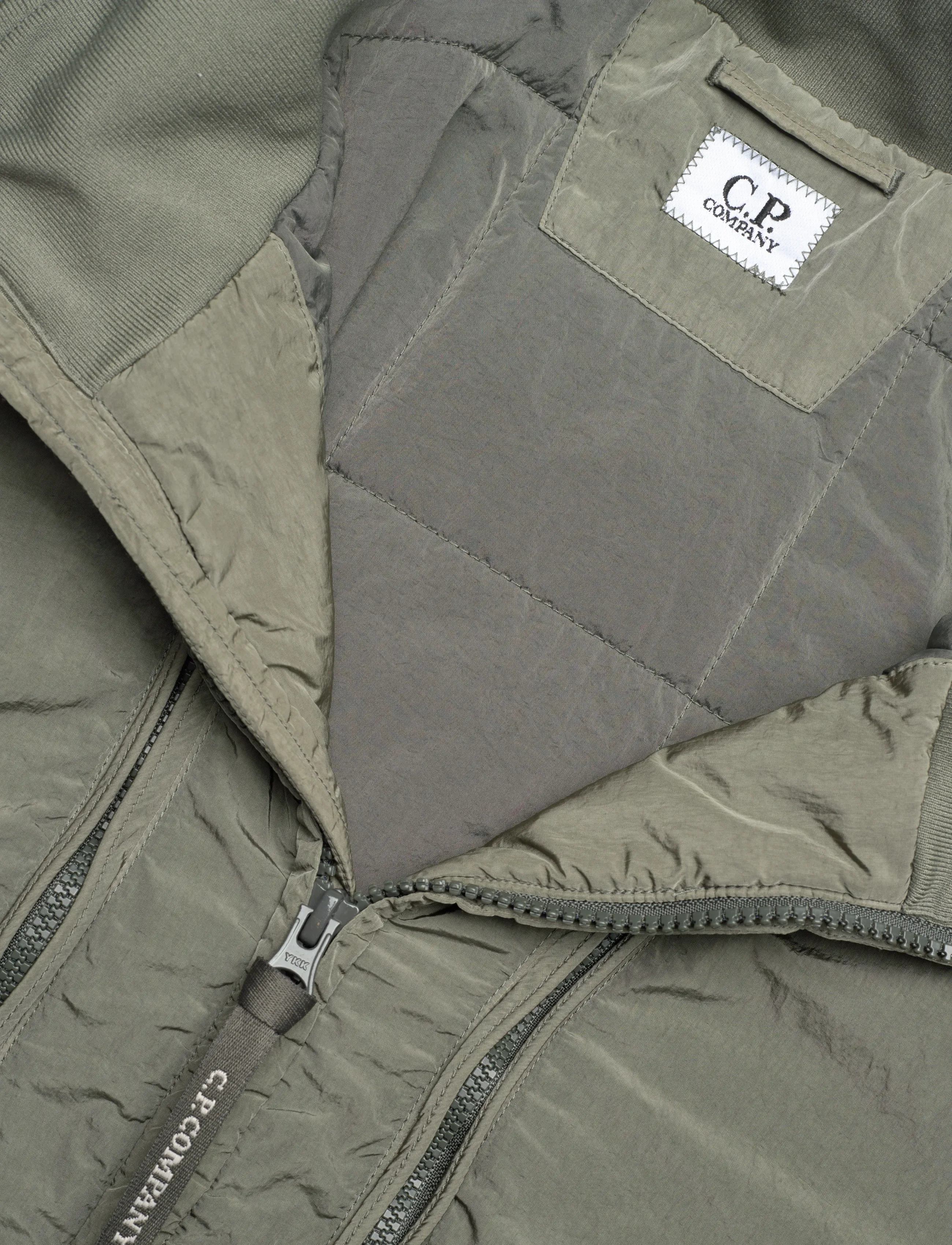 C.P. Company - Chrome-R Body Zippers Padded Jacket - dunjackor - grape leaf - 2