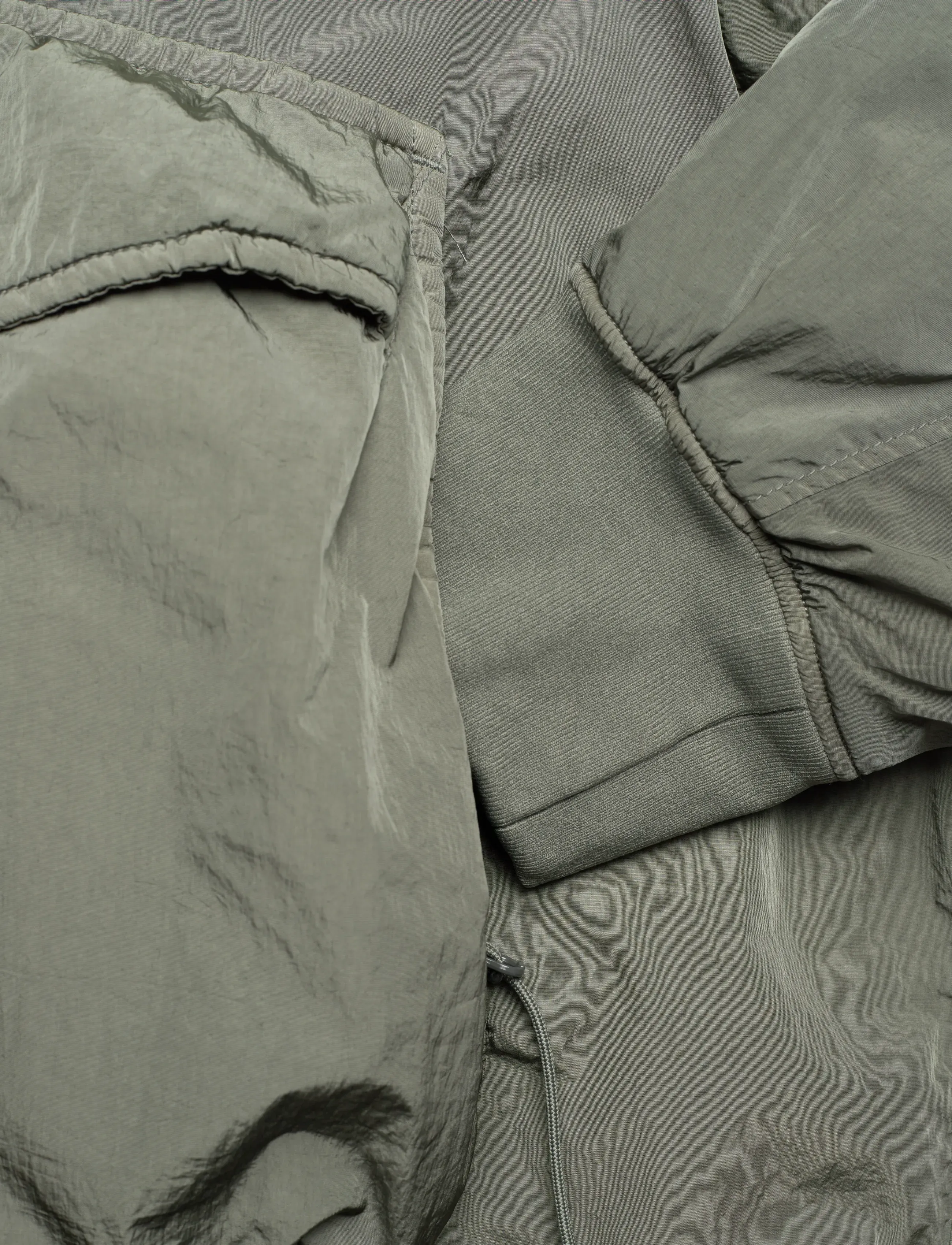 C.P. Company - Chrome-R Body Zippers Padded Jacket - dunjackor - grape leaf - 4