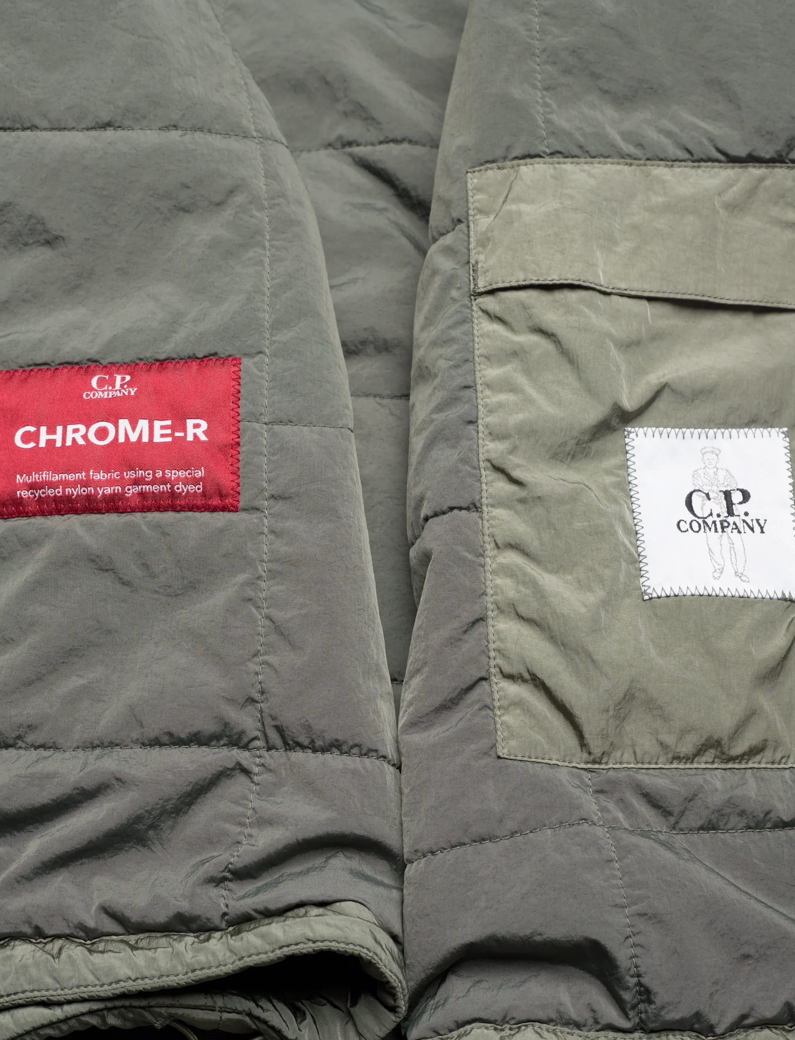 C.P. Company - Chrome-R Body Zippers Padded Jacket - dunjackor - grape leaf - 5