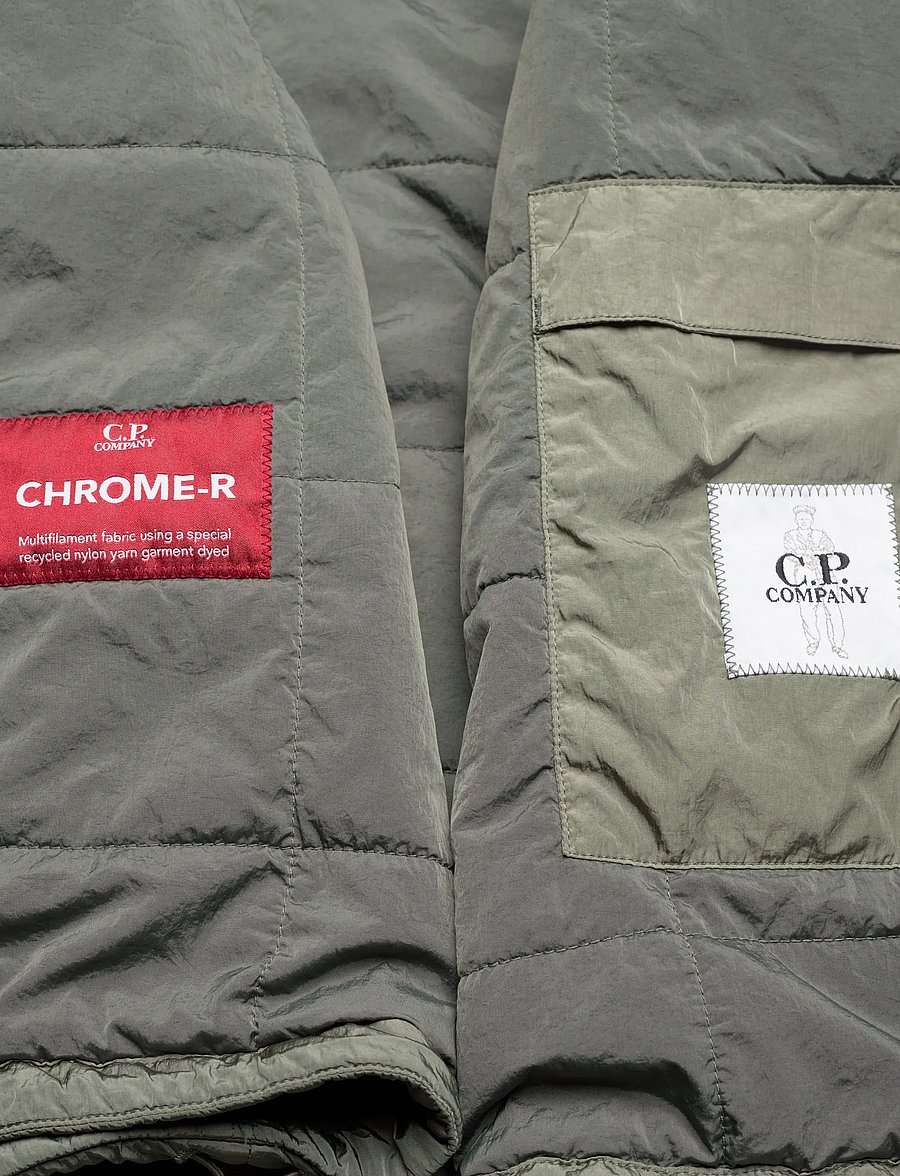 C.P. Company - Chrome-R Body Zippers Padded Jacket - daunenjacken - grape leaf - 5