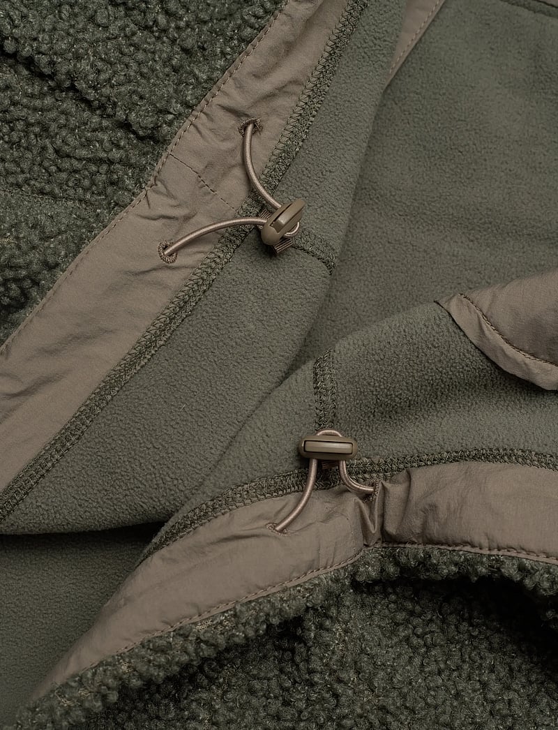 C.P. Company - Polar Shell Mixed Hooded Jacket - gefütterte jacken - grape leaf - 5