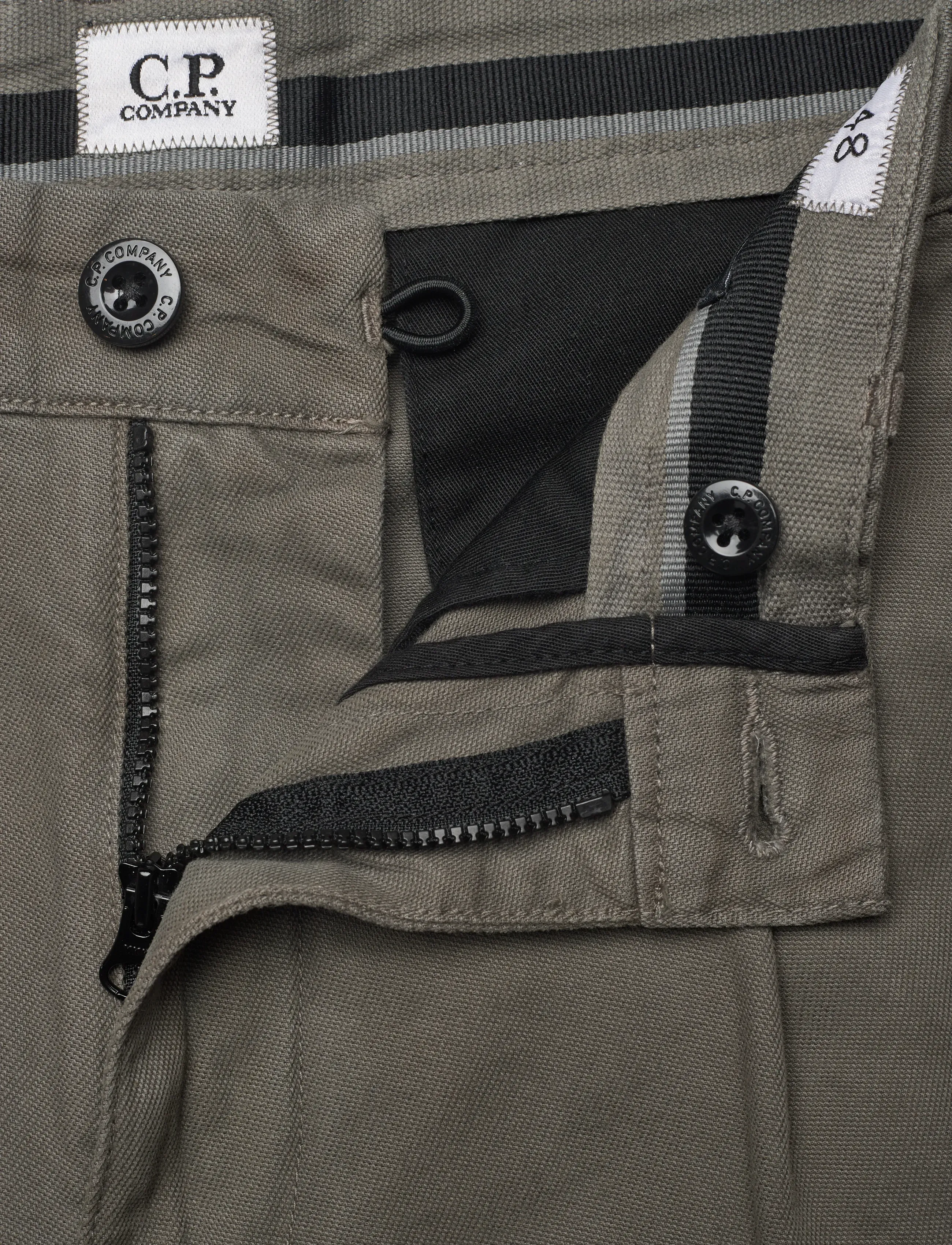 C.P. Company - CARGO PANT IN VINTAGE ARMY STRUCTURE - cargo pants - grape leaf - 4