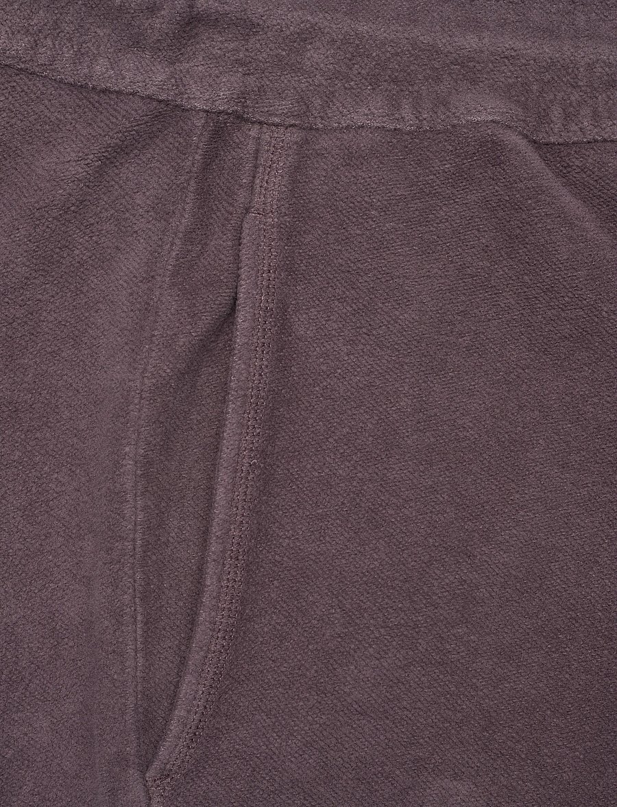 C.P. Company - Reverse Brushed & Emerized Diagonal Fleece Mixed Jogger - shop efter stil - purple dove - 2