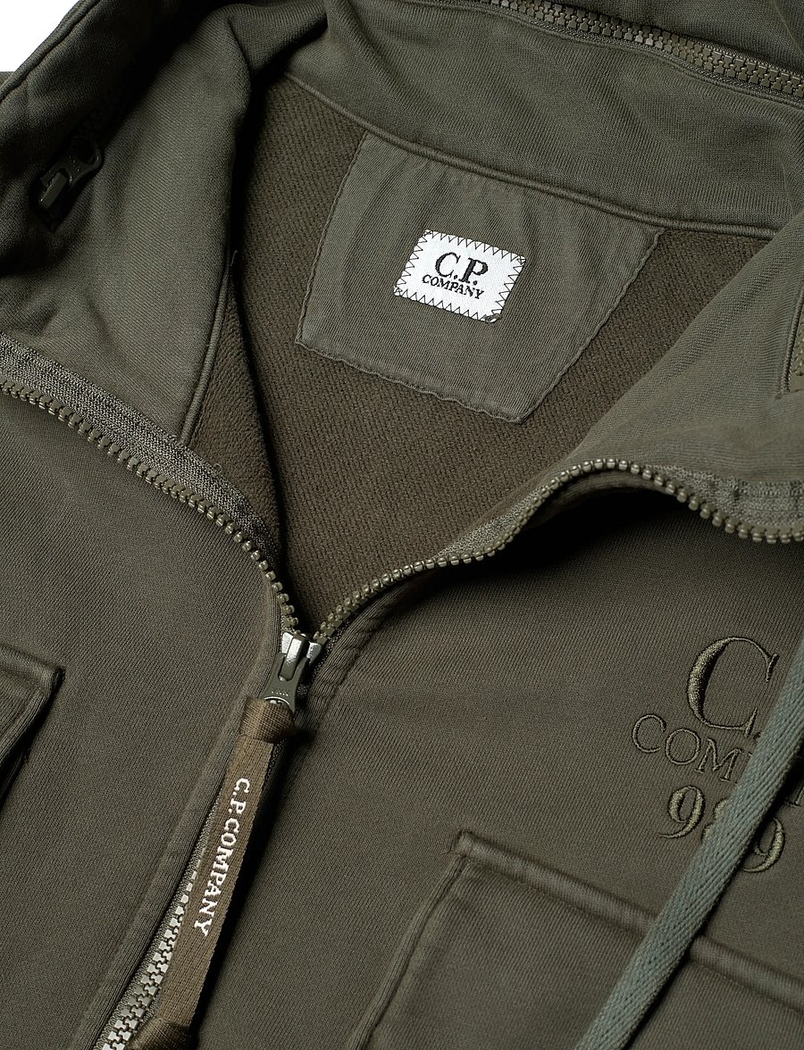 C.P. Company - Brushed And Emerized Diagonal Fleece Hooded Utility Sweatshirt - frühlingsjacken - grape leaf - 2