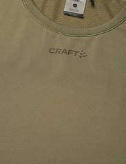 Craft - ADV Essence SS Tee M - t-shirts - rift - 2