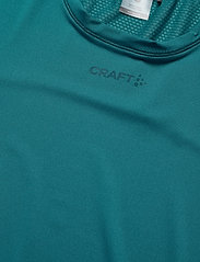 Craft - ADV Essence SS Tee M - oberteile & t-shirts - universe - 2