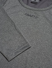 Craft - Adv Essence Ls Tee M - långärmade tröjor - dk grey melange - 4