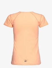 Craft - Adv Essence Ss Slim Tee W - t-shirts - cosmo - 1