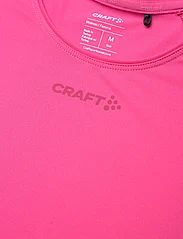 Craft - Adv Essence Ss Slim Tee W - t-shirts - fuchsia - 4
