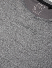 Craft - Adv Essence SS Tee W - t-shirts - black melange - 2