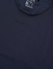 Craft - Adv Essence SS Tee W - t-shirts - blaze - 2