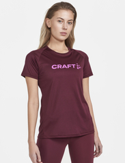 Craft - Core Unify Logo Tee W - t-shirts - punsch - 2