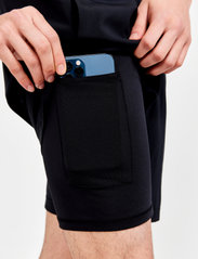 Craft - ADV Essence Perforated 2-in-1 Stretch Shorts M - sportsshorts - black - 5