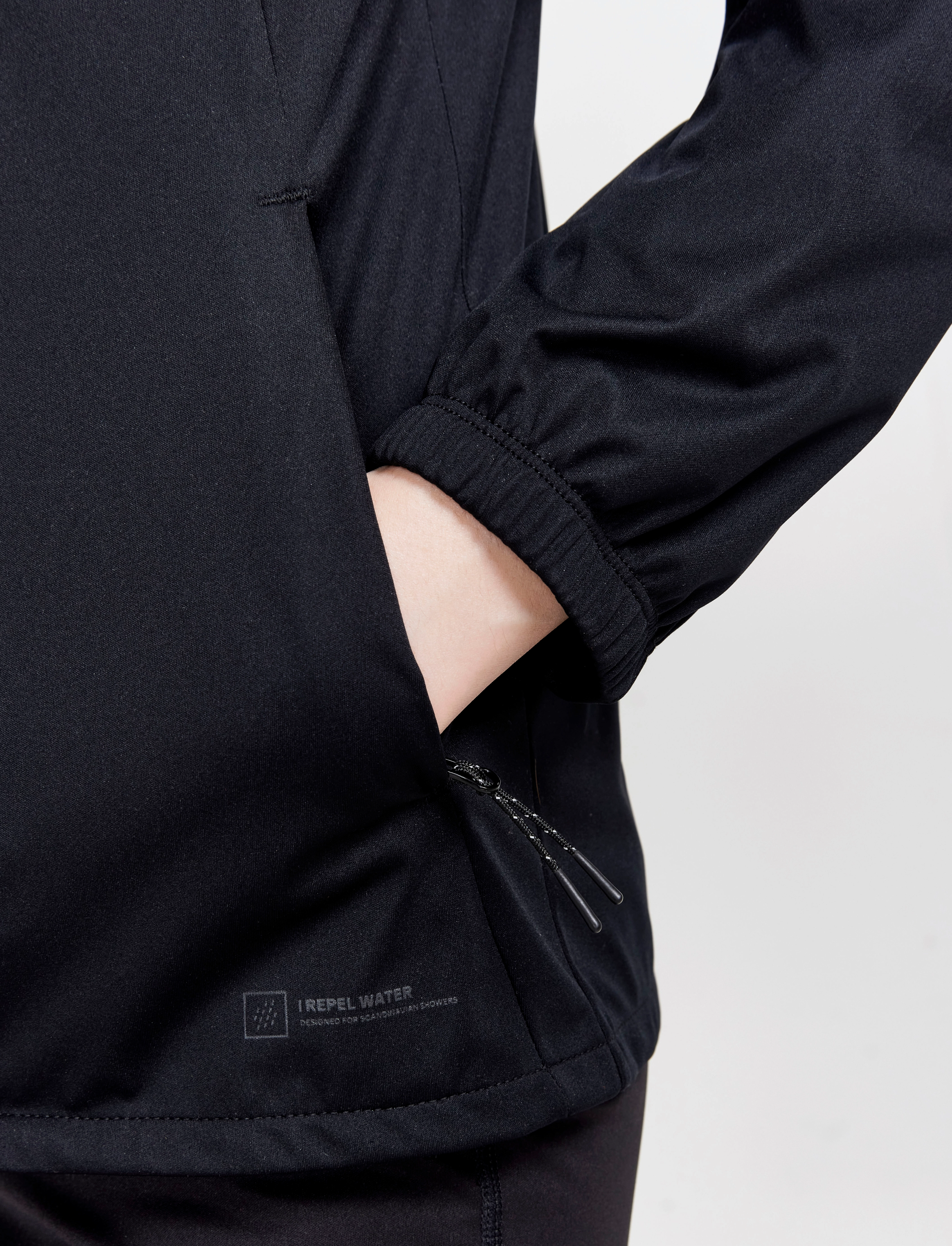 Craft - Adv Essence Hydro Jacket W - sportsjakker - black - 4