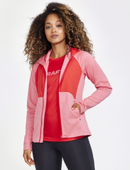 Craft - Adv Essence Jersey Hood Jacket W - arrosa/reddish - 2