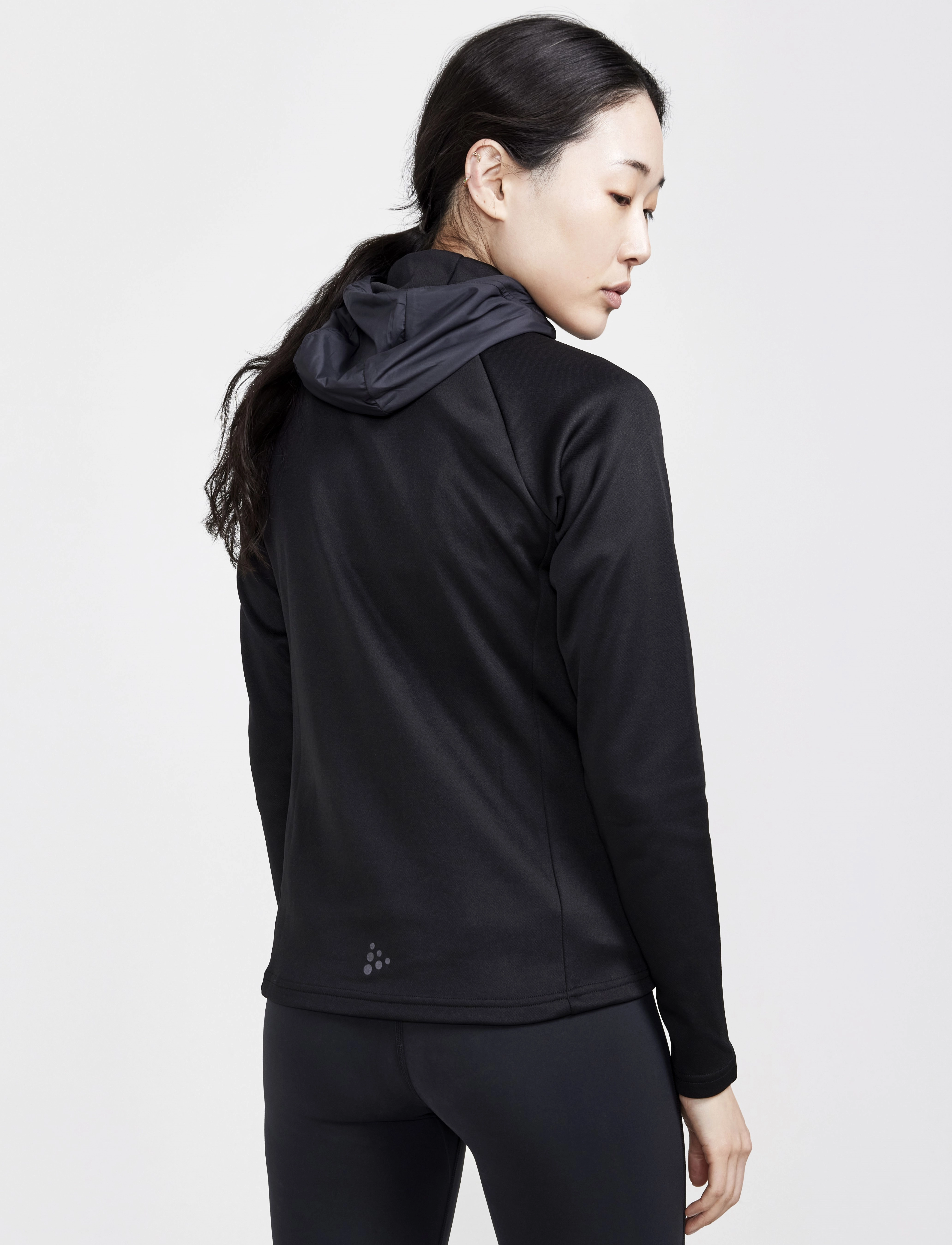 Craft - Adv Essence Jersey Hood Jacket W - black - 3