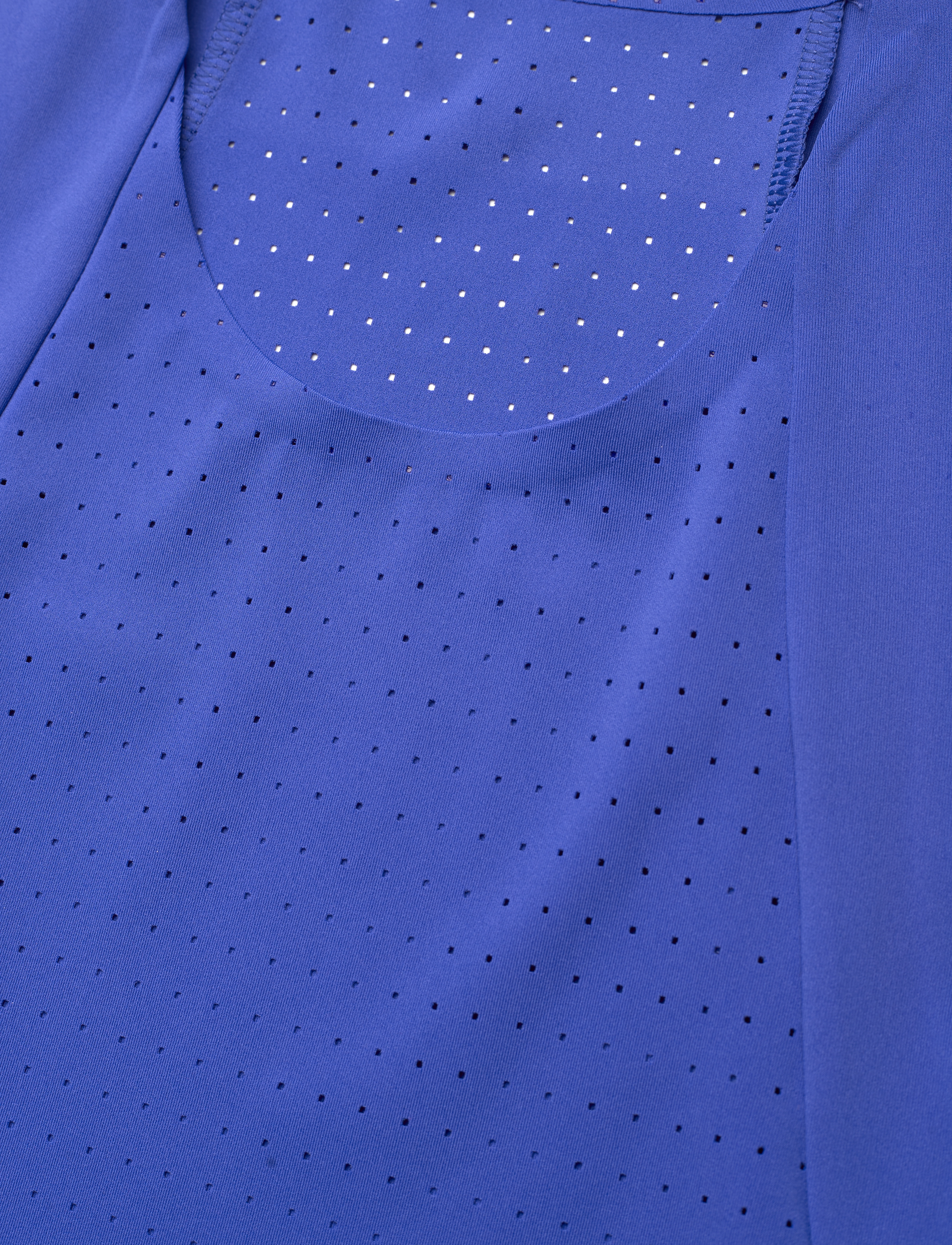 Craft - Adv Hit Perforated Tank W - jump - 2