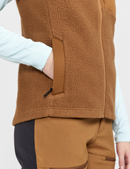 Craft - ADV Explore Pile Fleece Vest W - vests - roots - 4