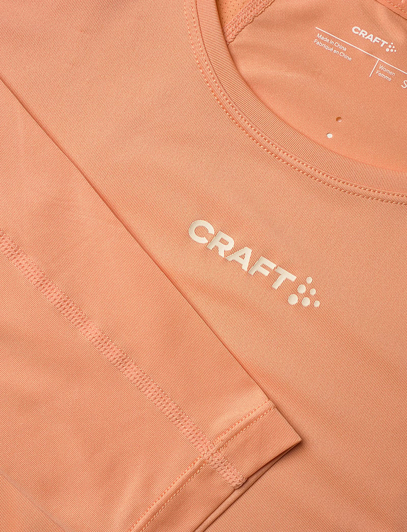 Craft - Adv Essence Ls Tee 2 W - langærmede t-shirts - apricot - 2