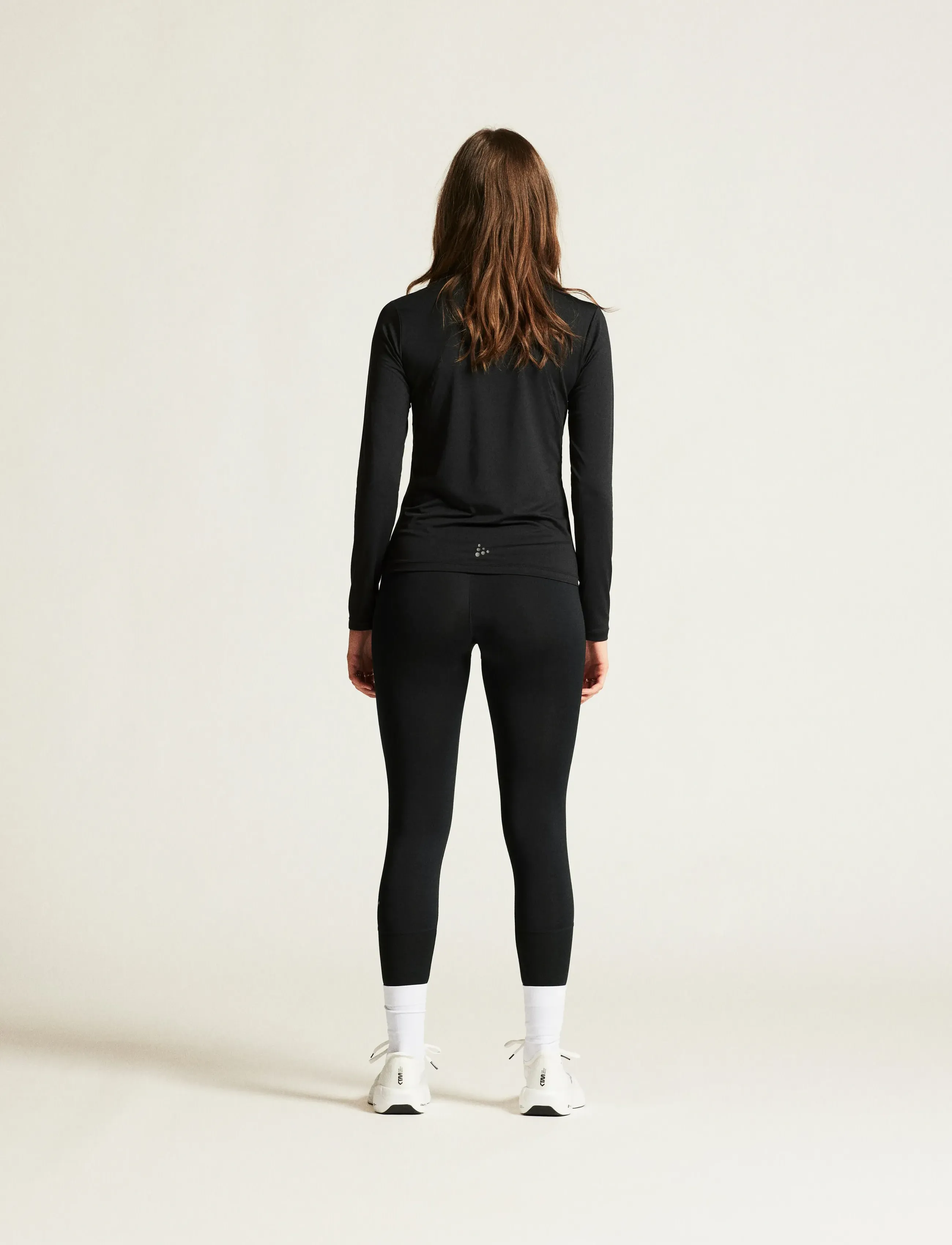 ADV ESSENCE LS TEE 2 W 3