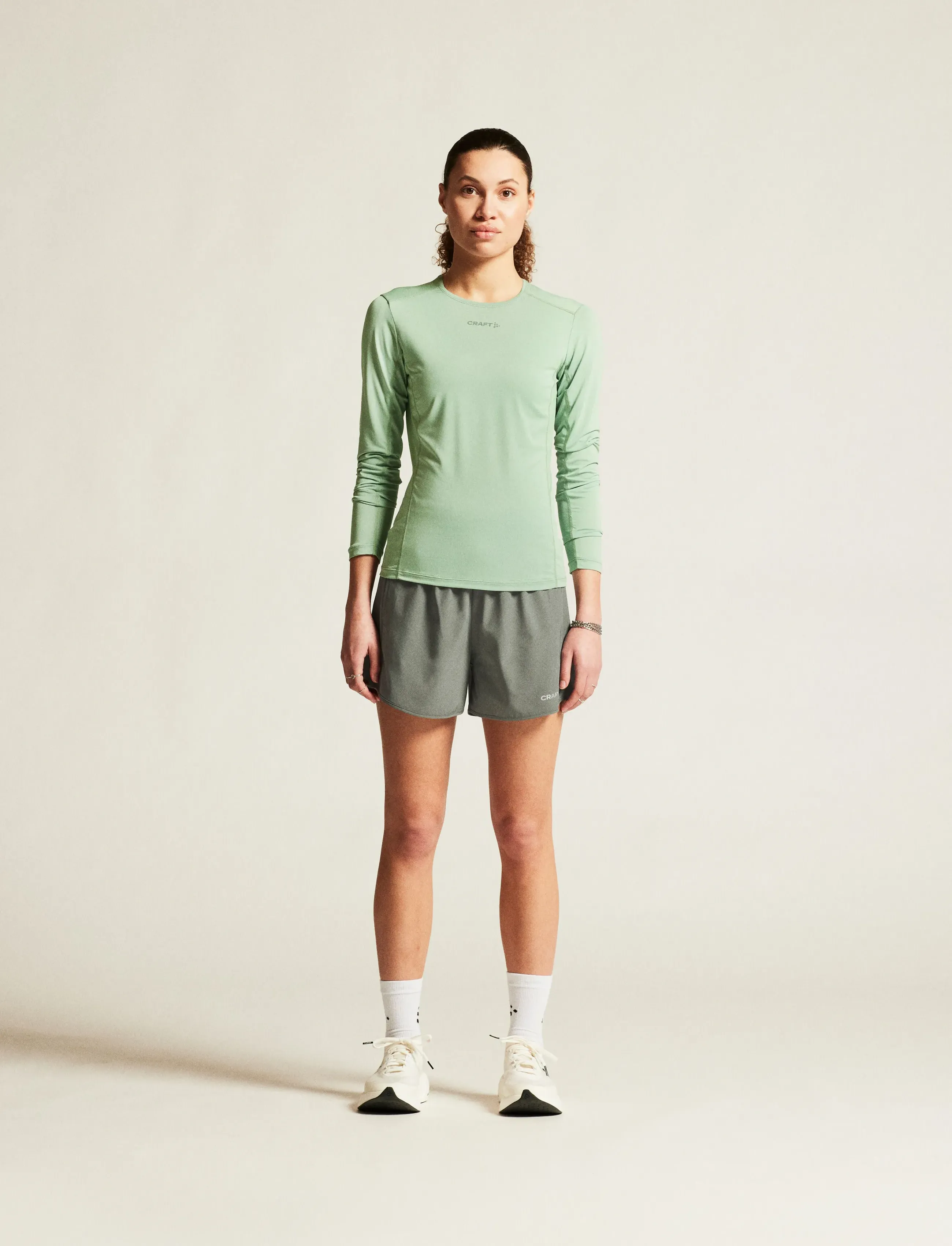 Craft Adv Essence Ls Tee 2 W, XL, Sports Oberteile & T-shirts, Grün - Sport Long Sleeve Oberteile, Frauen