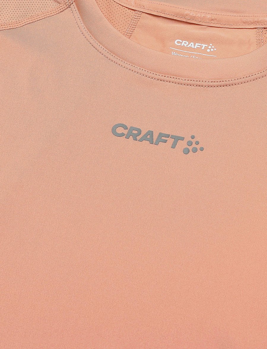 Craft - ADV ESSENCE SS TEE 2 W - t-shirts - light syrup - 2