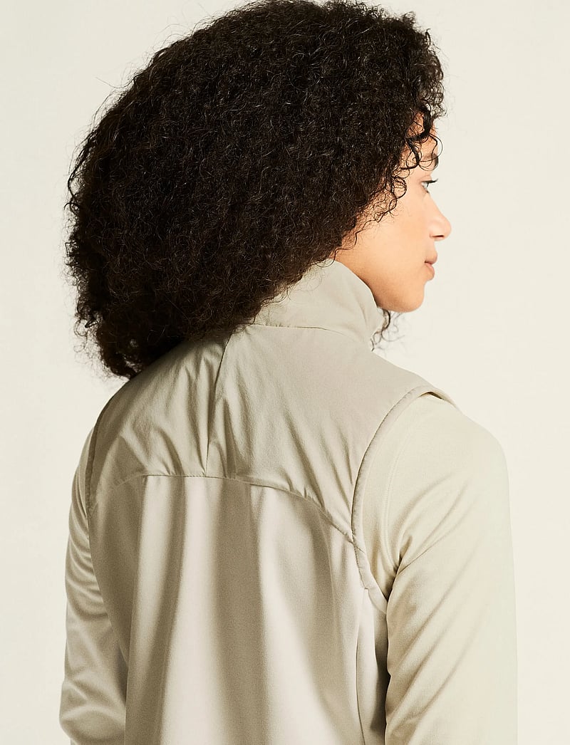 Craft - ADV ESSENCE WARM VEST 2 W - ytterkläder - plaster - 5