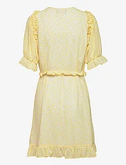 Cras - Haleycras Wrap Dress - slå-om-kjoler - flora yellow - 1