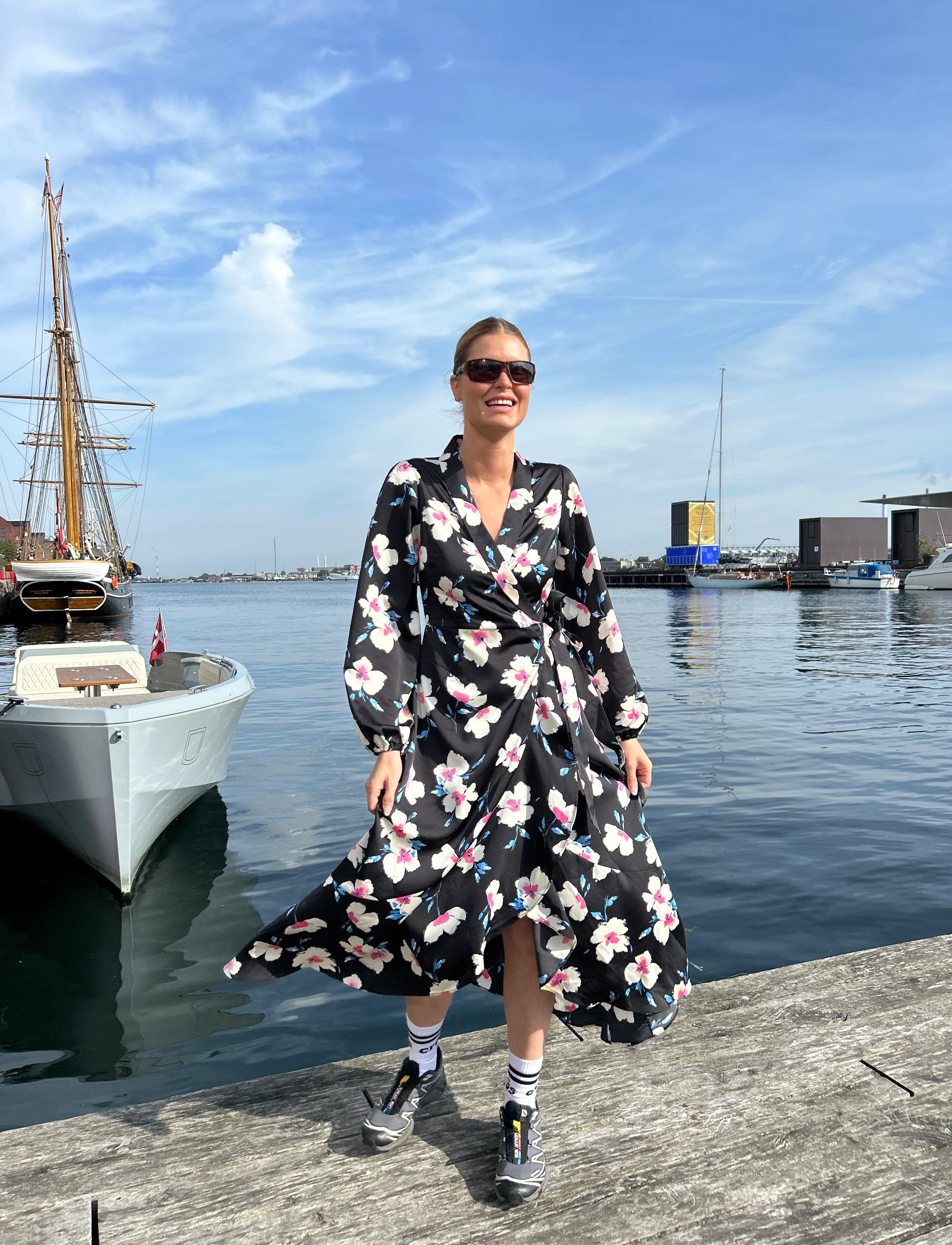 crās Laracras Dress - Kjoler - PACIFIC FLOWERS / black