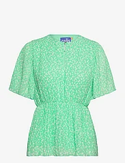Cras - Bonniecras Blouse - short-sleeved blouses - flora mint - 0