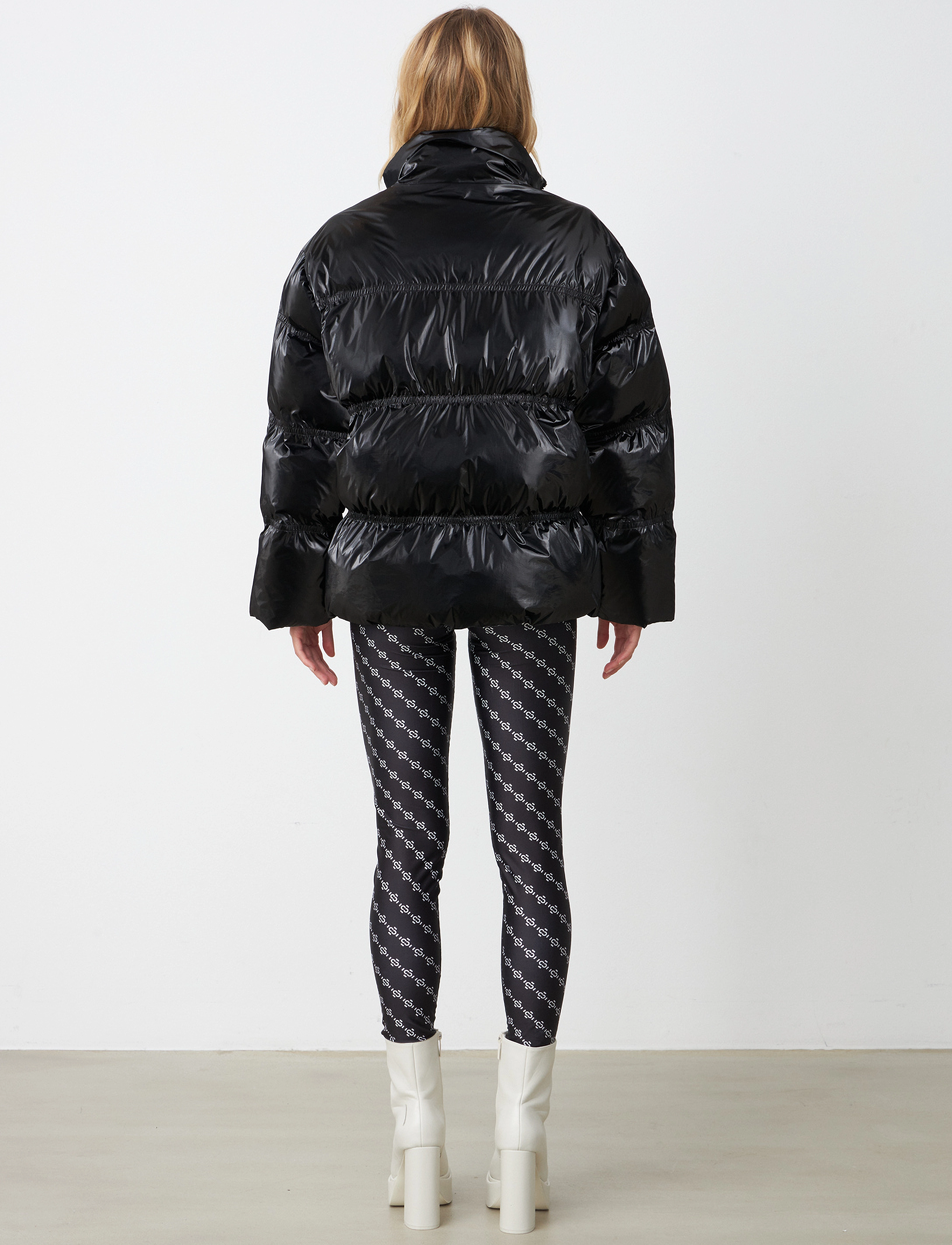 crās - Valeriacras Puffer - black - 3