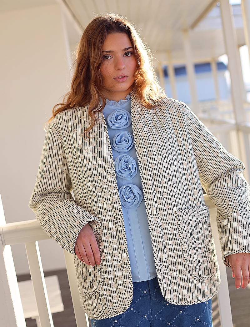 crās - Cloudcras Jacket - quiltade jackor - cream - 3