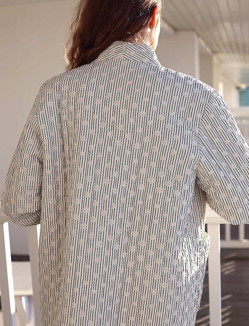 crās - Cloudcras Jacket - quiltade jackor - cream - 4