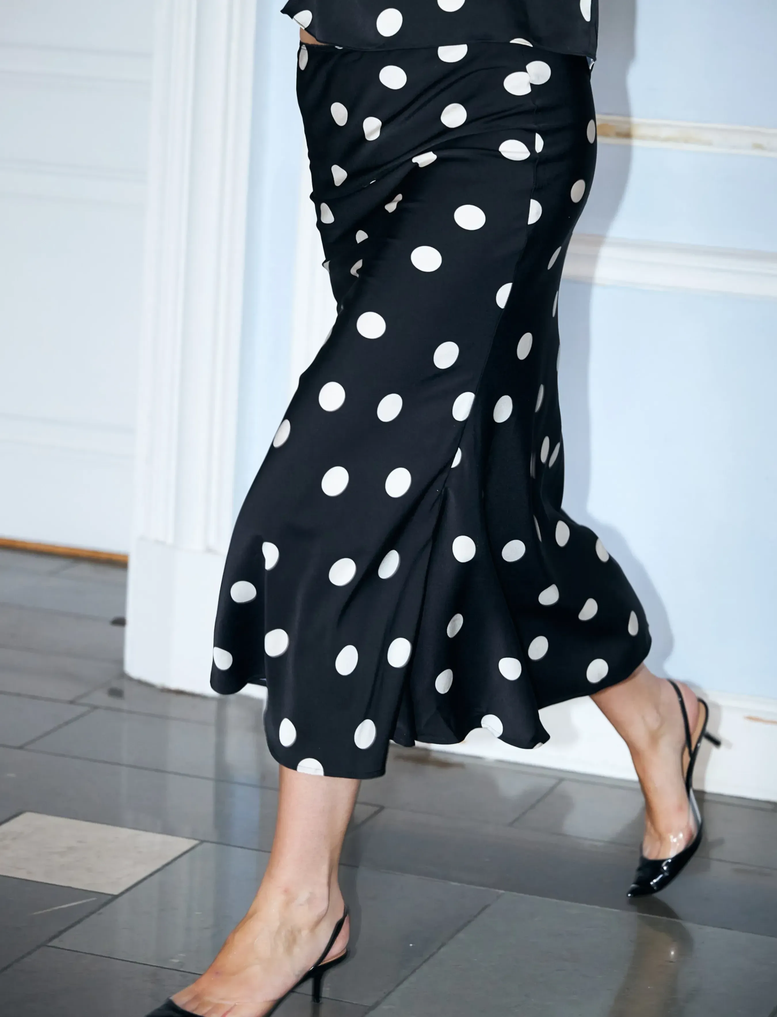 crās - Maidencras Skirt - maksihameet - 8123 black white dot - 3