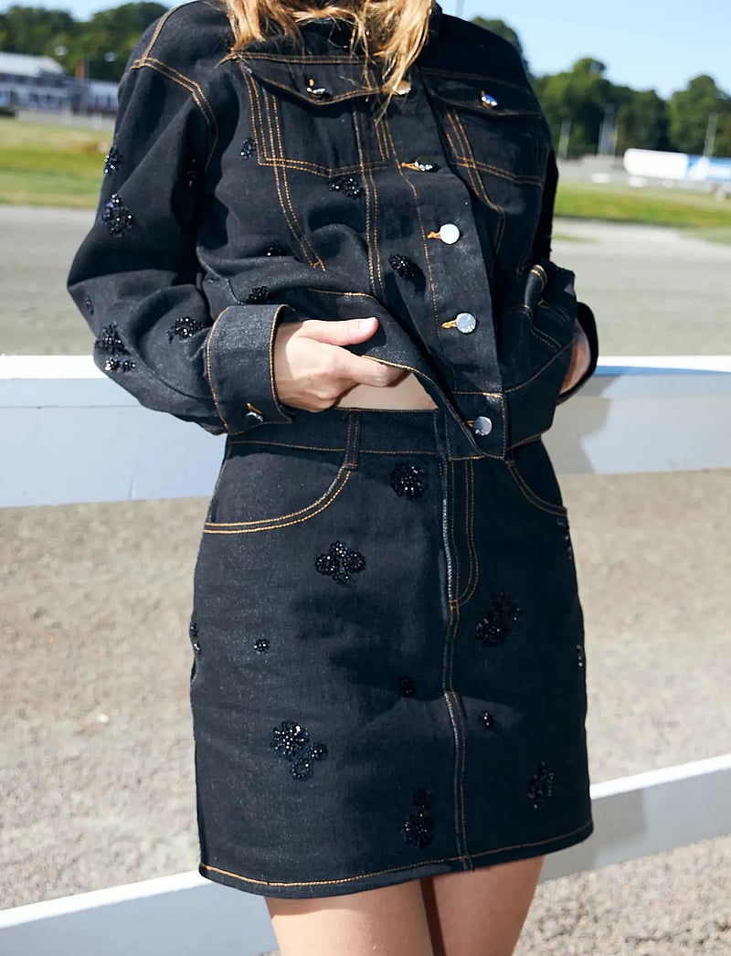 crās - Pearlycras Skirt - jeanskjolar - 9007 faded black - 4