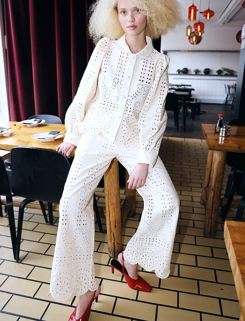 crās - Spiritcras Pants - laia säärega püksid - off white - 5
