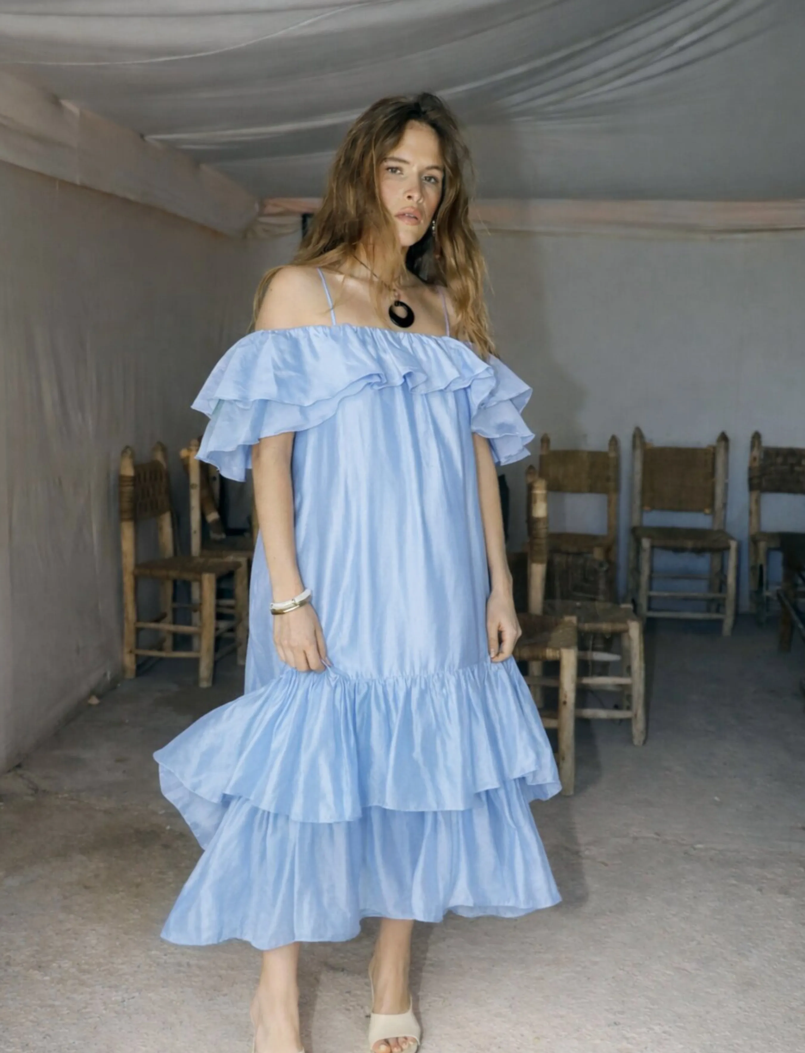 crās Livelycras Dress, Kvinder, Off-Shoulder Flæsekjole Med Lag, Blå, Str: 42