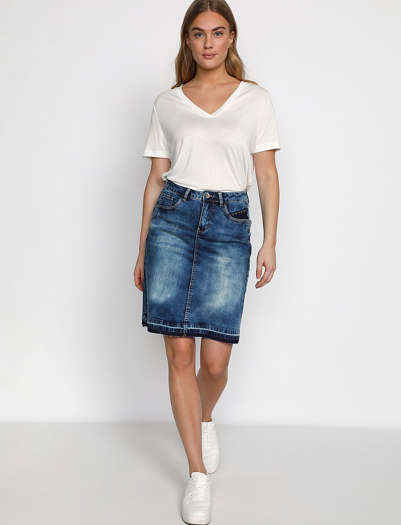 Cream - Patched denim Skirt - farkkuhameet - rich blue denim - 3