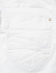 Cream - Lotte Twill - Shape fit - flared jeans - chalk - 5