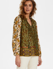 Cream - EmmelieCR Blouse - long-sleeved blouses - paisley flower mix - 2