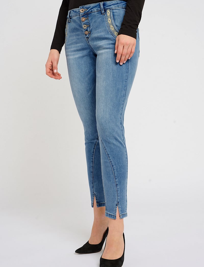 Cream - CRholly Jeans - Baiily Fit 7/8 - pillifarkut - light blue denim - 0