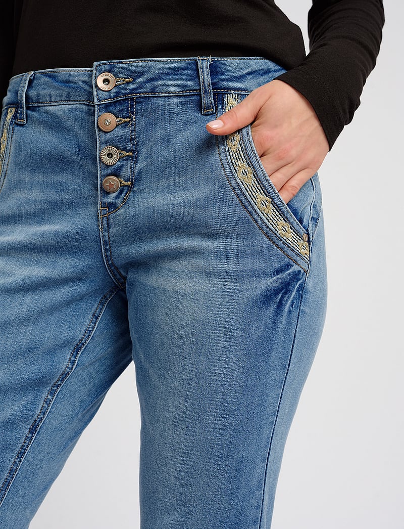 Cream - CRholly Jeans - Baiily Fit 7/8 - pillifarkut - light blue denim - 5